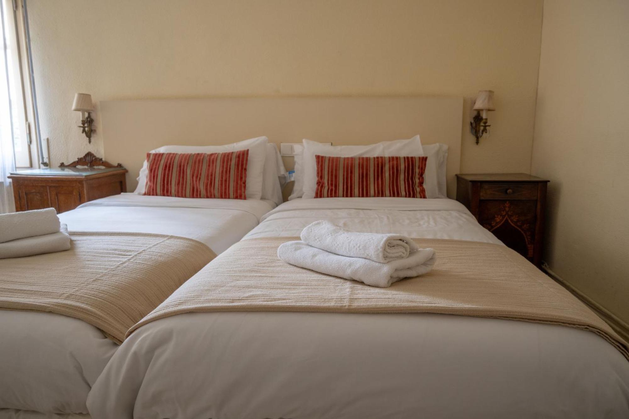 Flora Bed & Breakfast Banyoles Eksteriør bilde