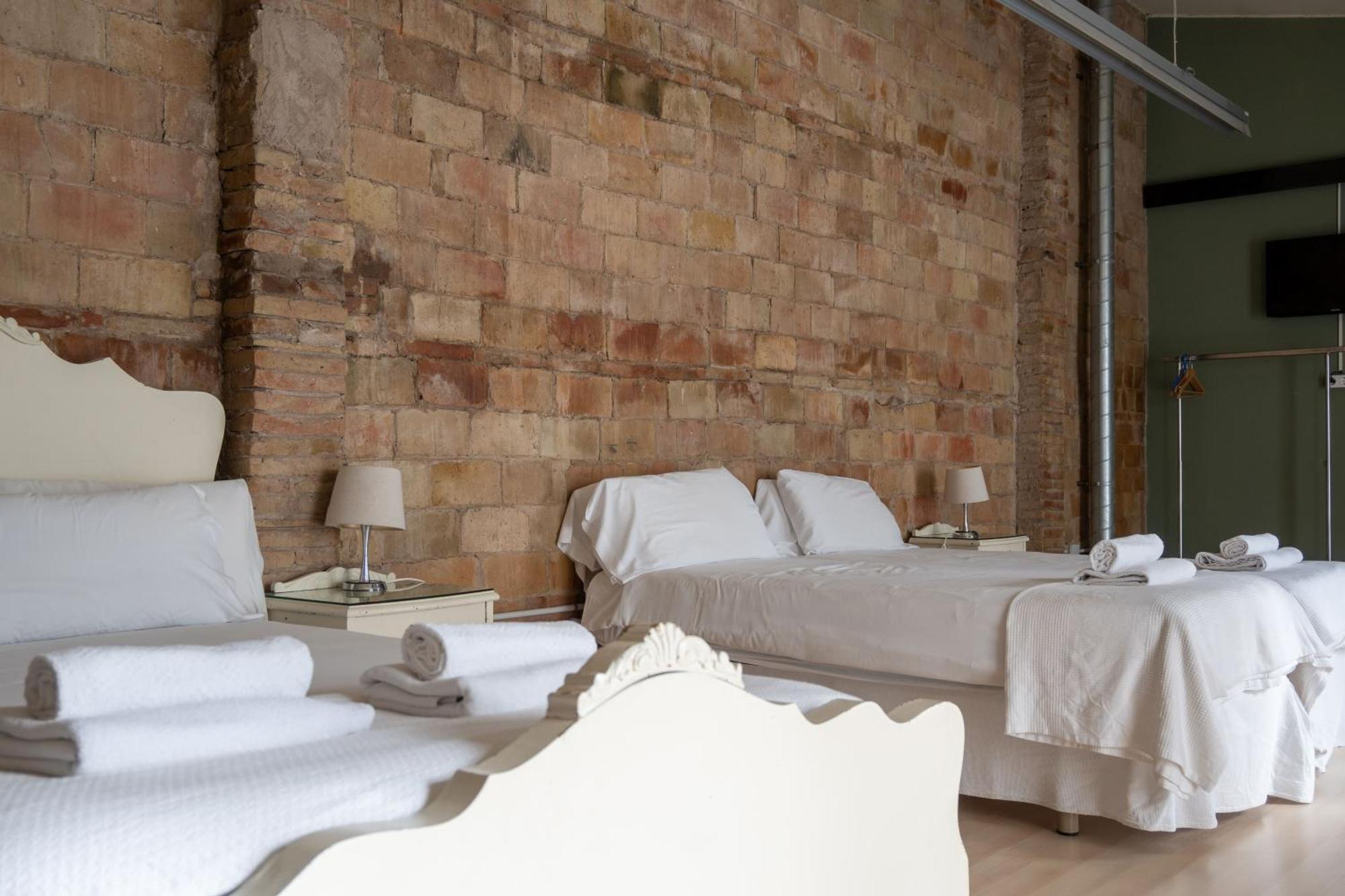 Flora Bed & Breakfast Banyoles Eksteriør bilde